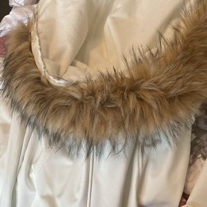 Beautiful CANADA BRAND white/black trim . Brand New without tags.